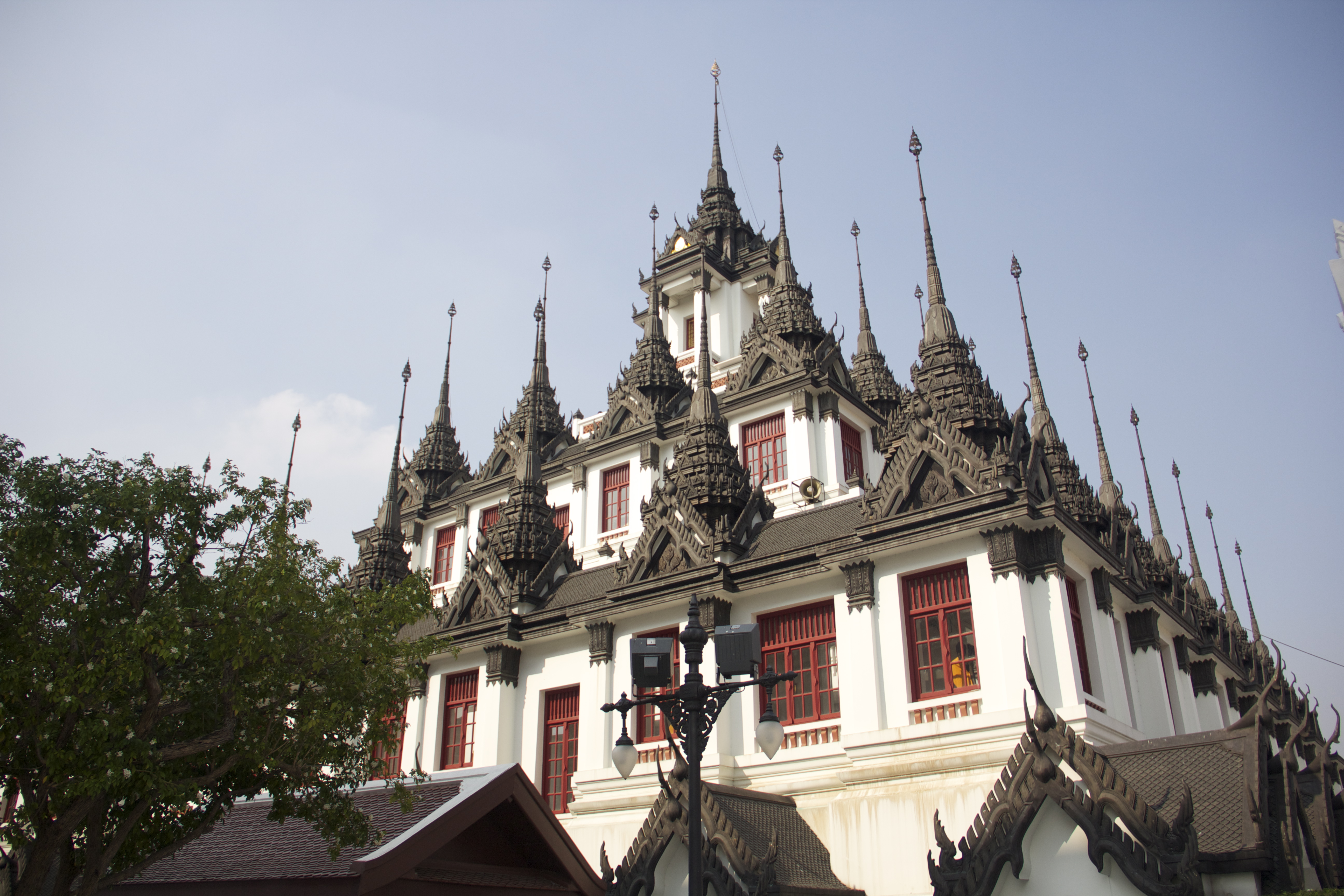 Wat Ratchanadda in Bangok | Walking Through Wonderland